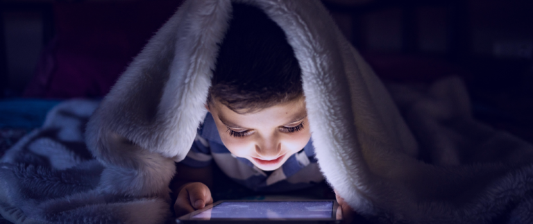 Regulating Social Media for Kids: Ban or Better Solutions?
